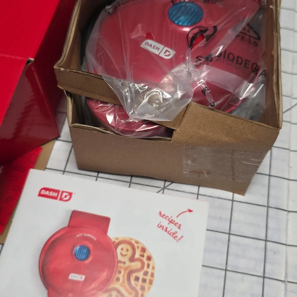 Compact Red Waffle Maker, Mini Gingerbread Man Maker, Dash, NIB